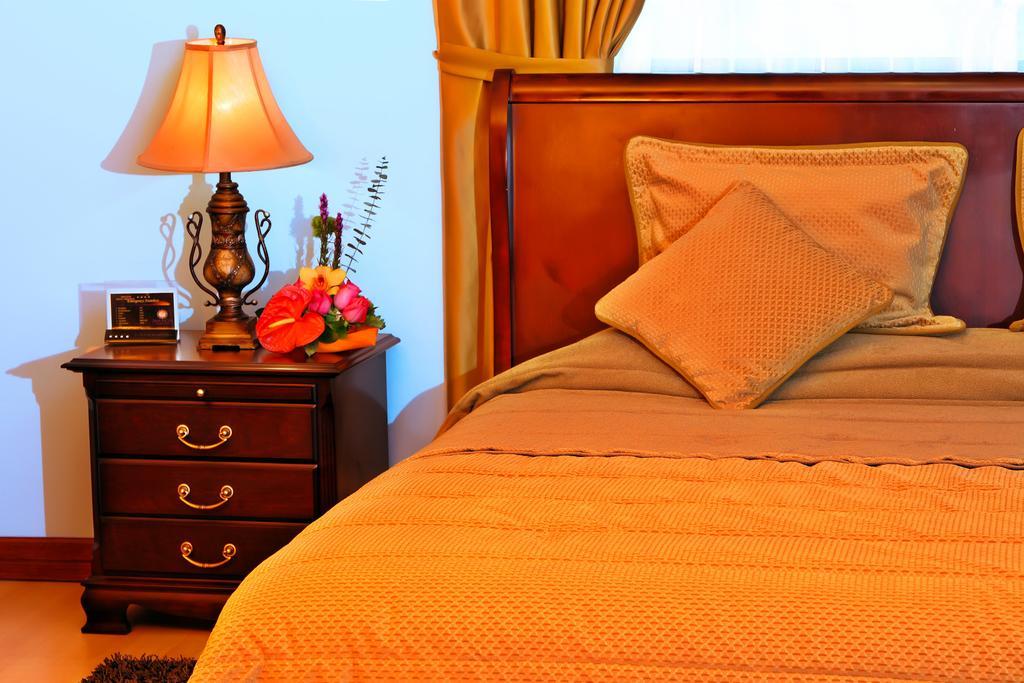 Hotel Yanuncay Куенка Екстер'єр фото