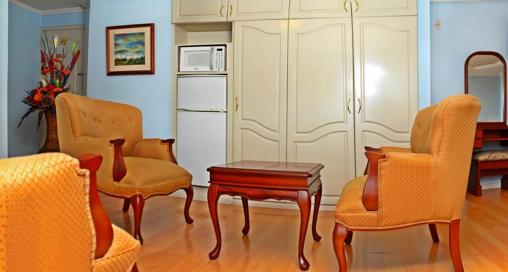 Hotel Yanuncay Куенка Екстер'єр фото